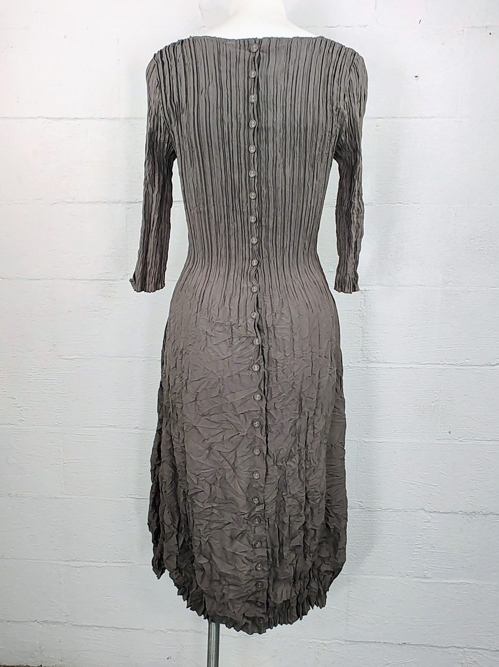 Alquema Crinkled Taupe Brown Midi Dress - Picture 3 of 5